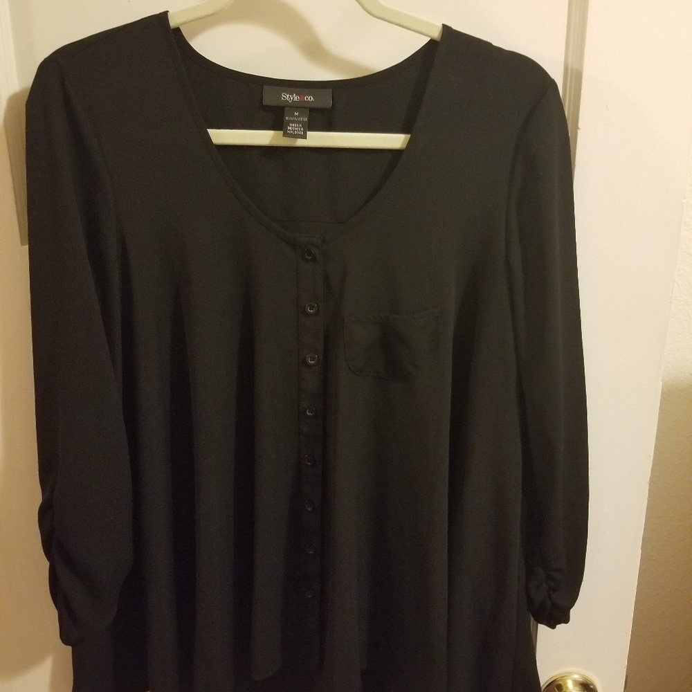 SALE! Black swing top wrinkle free flattering